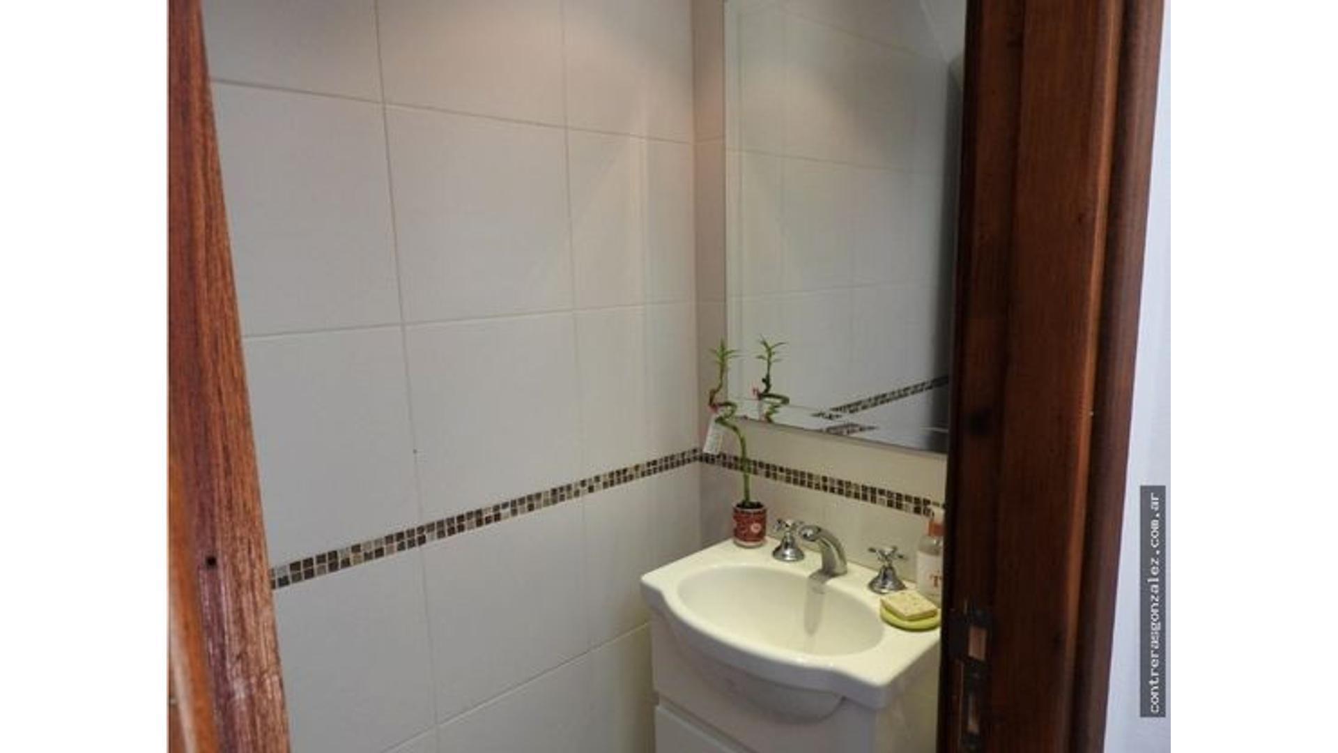 Casa 3 ambientes con 2 baños