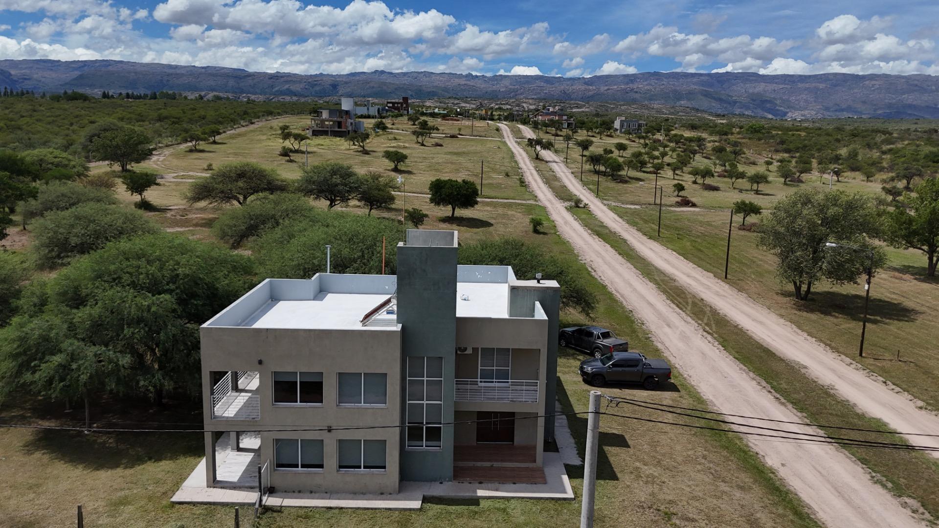 CASA 3 DORMITORIOS MINA CLAVERO