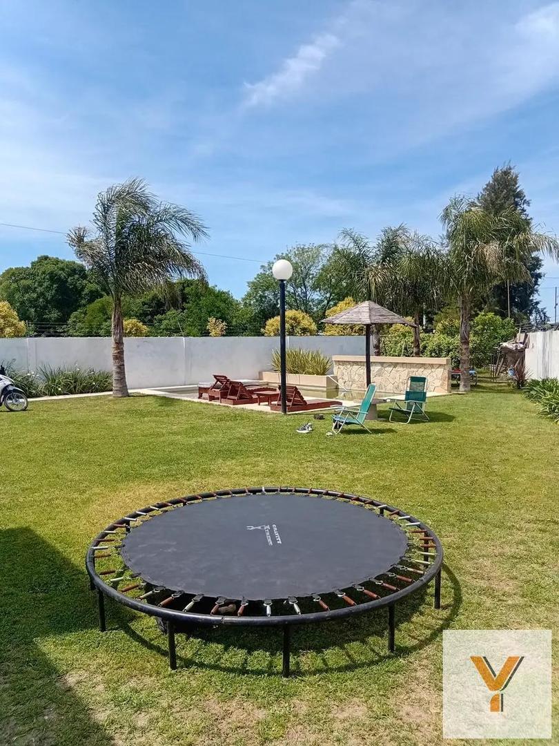 Quinta en Venta - 2 Dormitorios 1 Baño - 600mts - Baradero