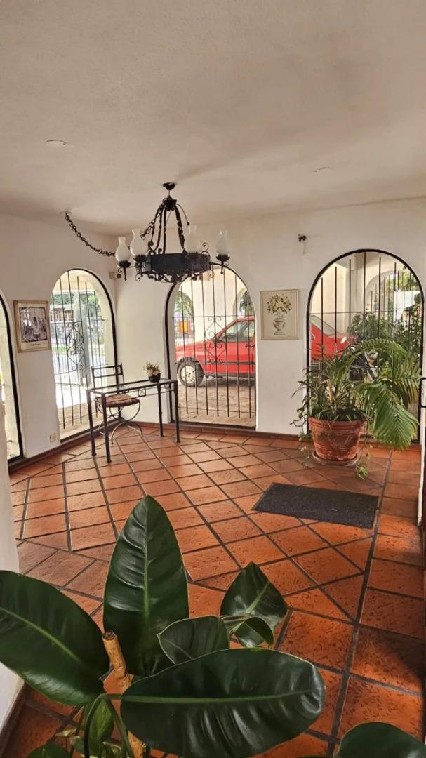 Vende depto 4 Amb 3 dor mas dependen Vicente Lopez c/cochera