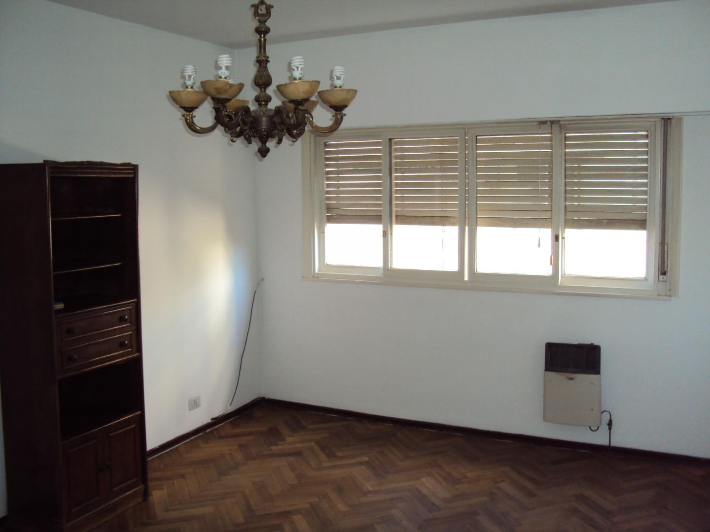 Belgrano 236 , Piso 1