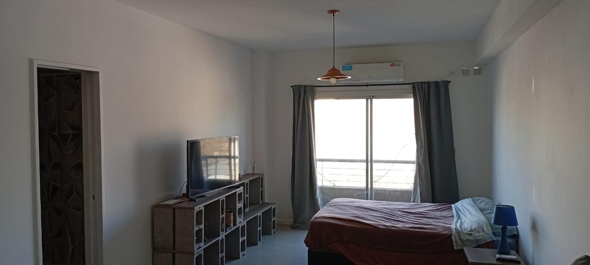 San Martín Centro. Depto. monoambiente c/balcón