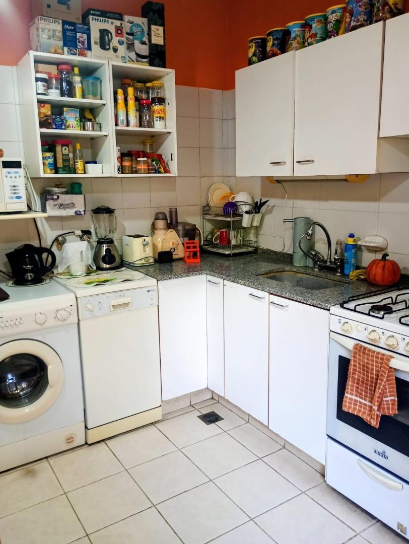 Casa en Alquiler con 2 cocheras