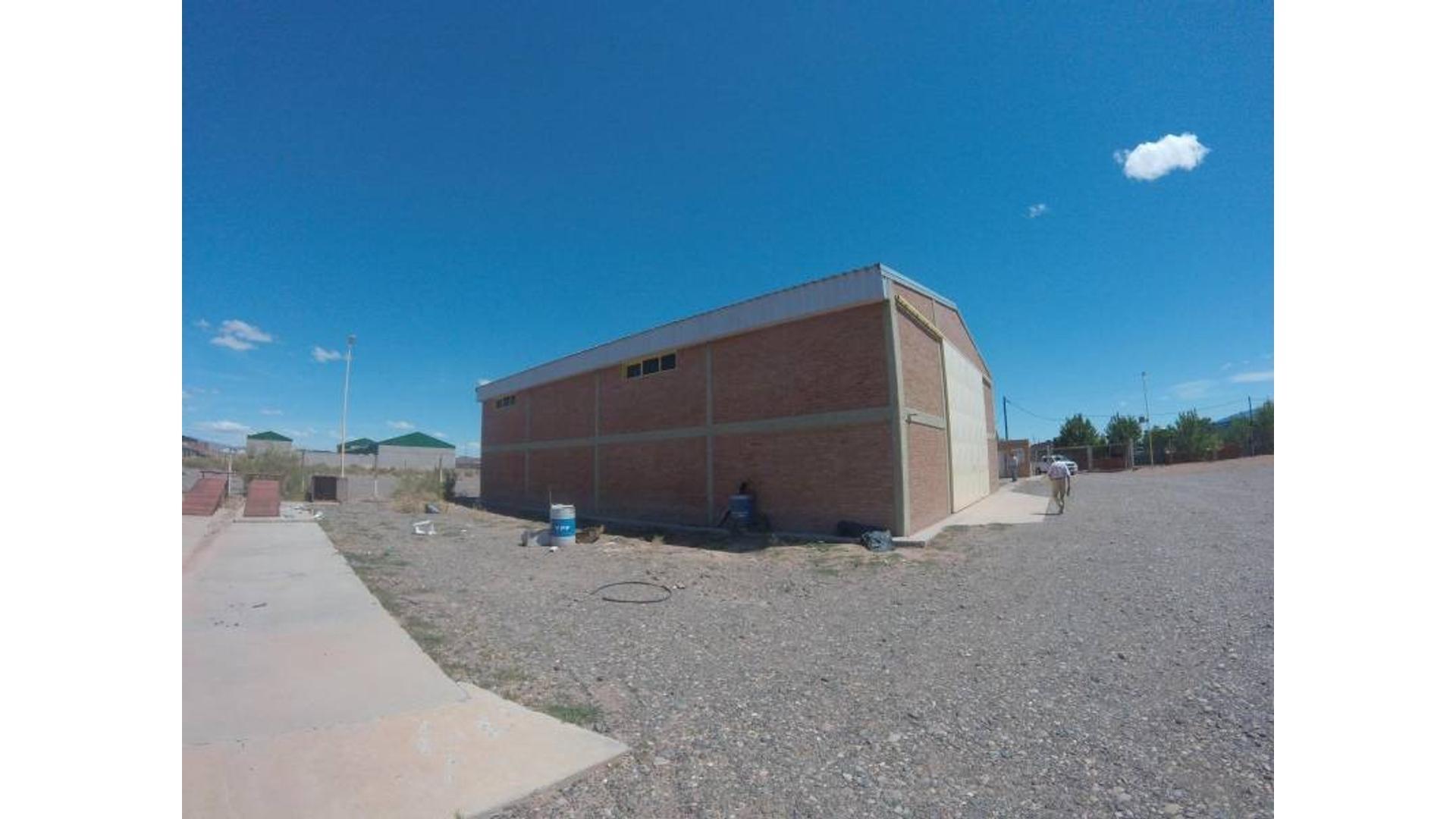 Vendo base, con Galpón y oficinas en Rincón de los Sauces.