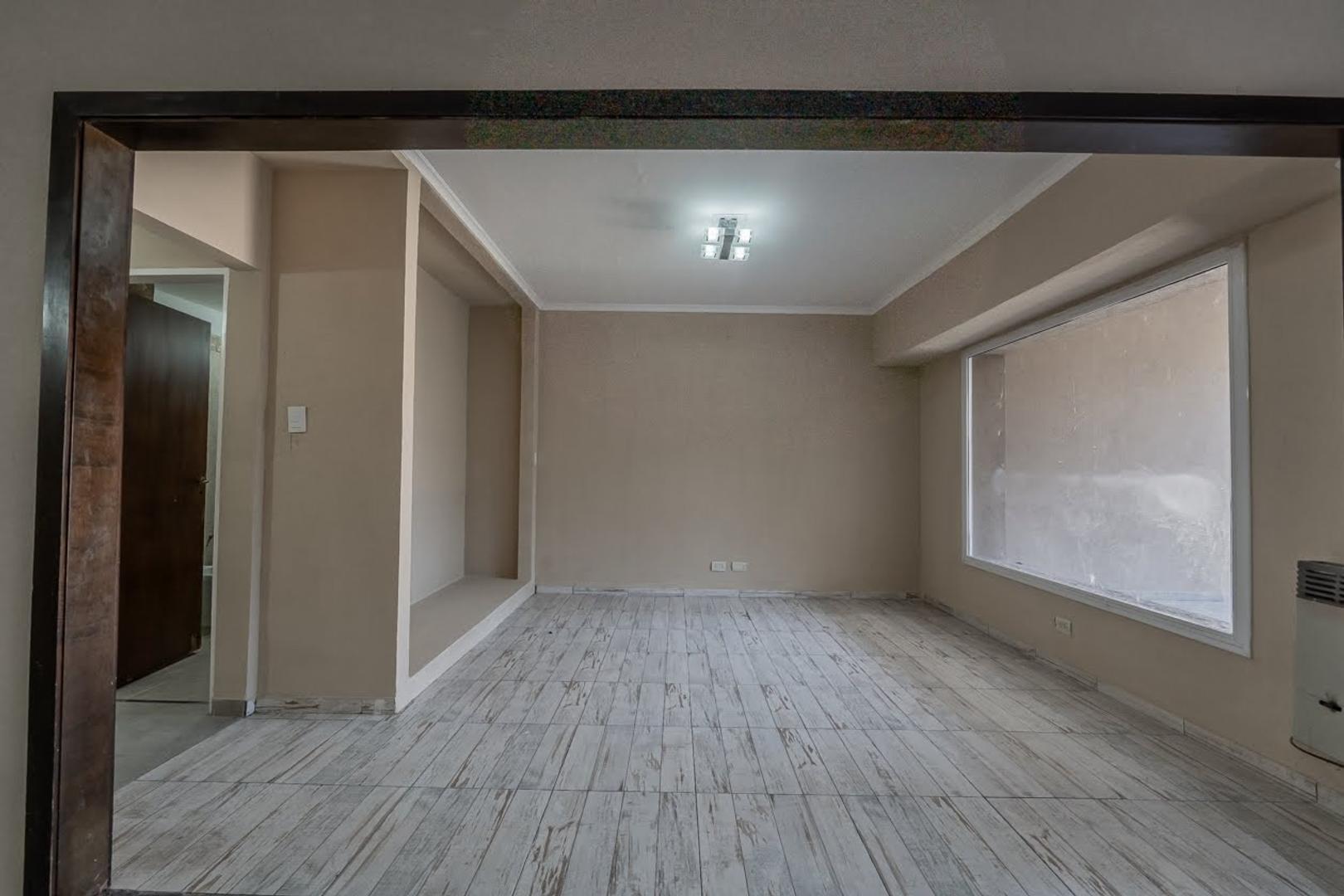 Chalet 4 dormitorios (suite) vest- fondo con piscina