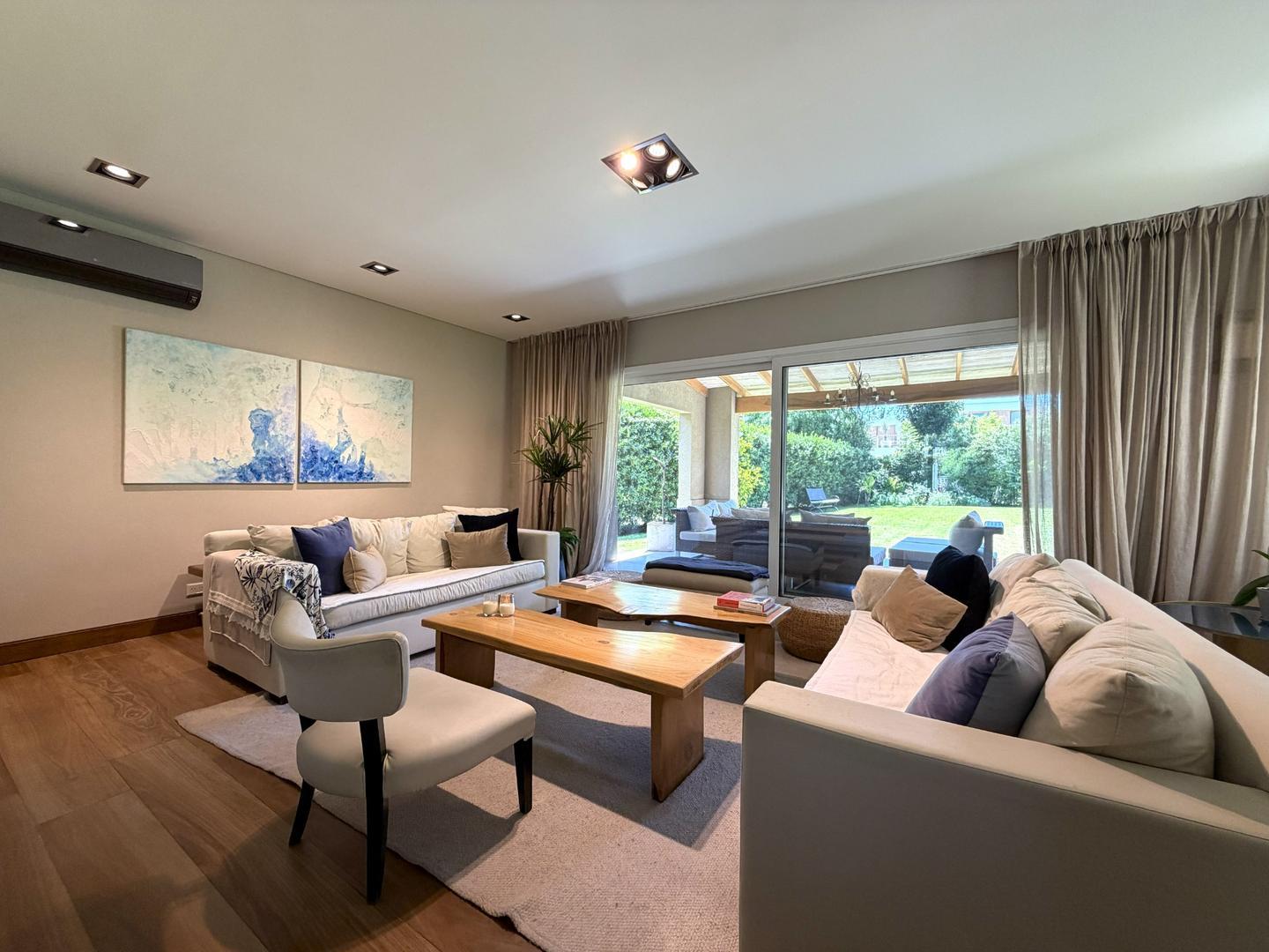 Coronel Escalada 1900