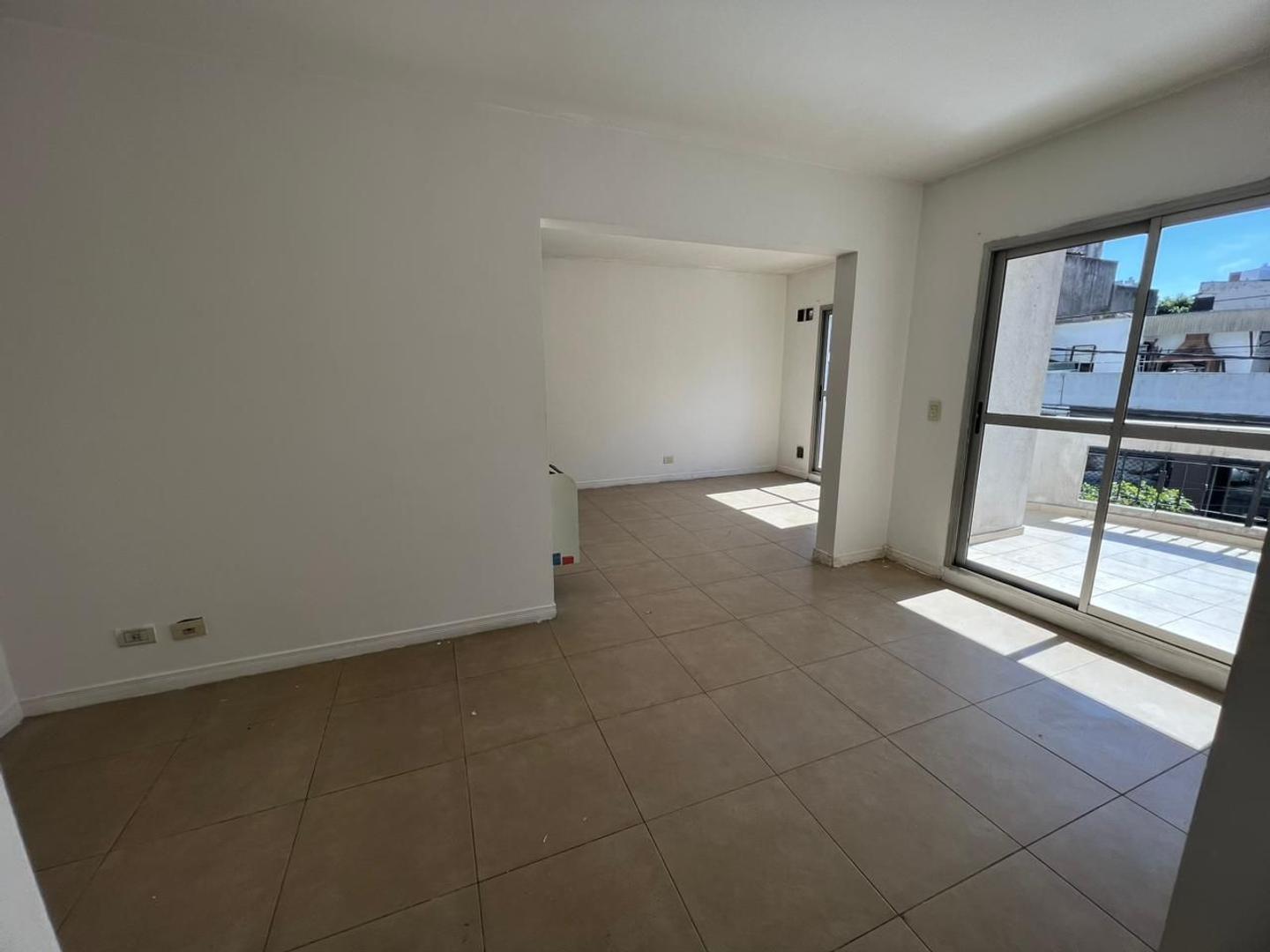 Departamento en Alquiler en Caseros, $ 480.000