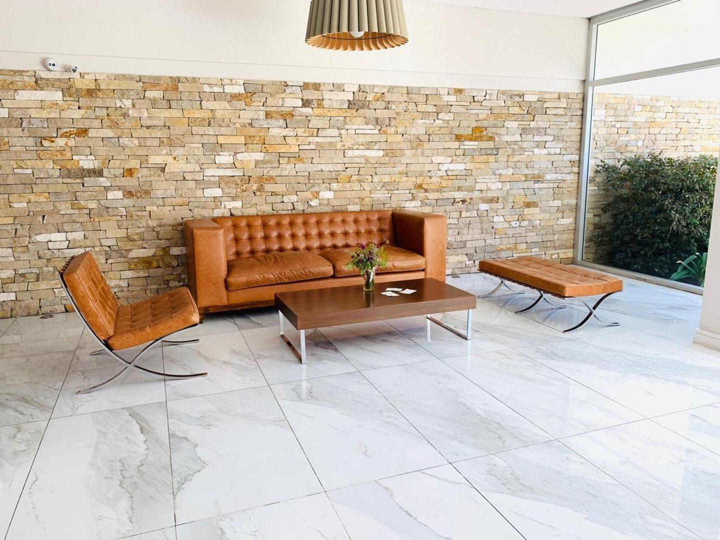 Camacuá 156 , Piso 1