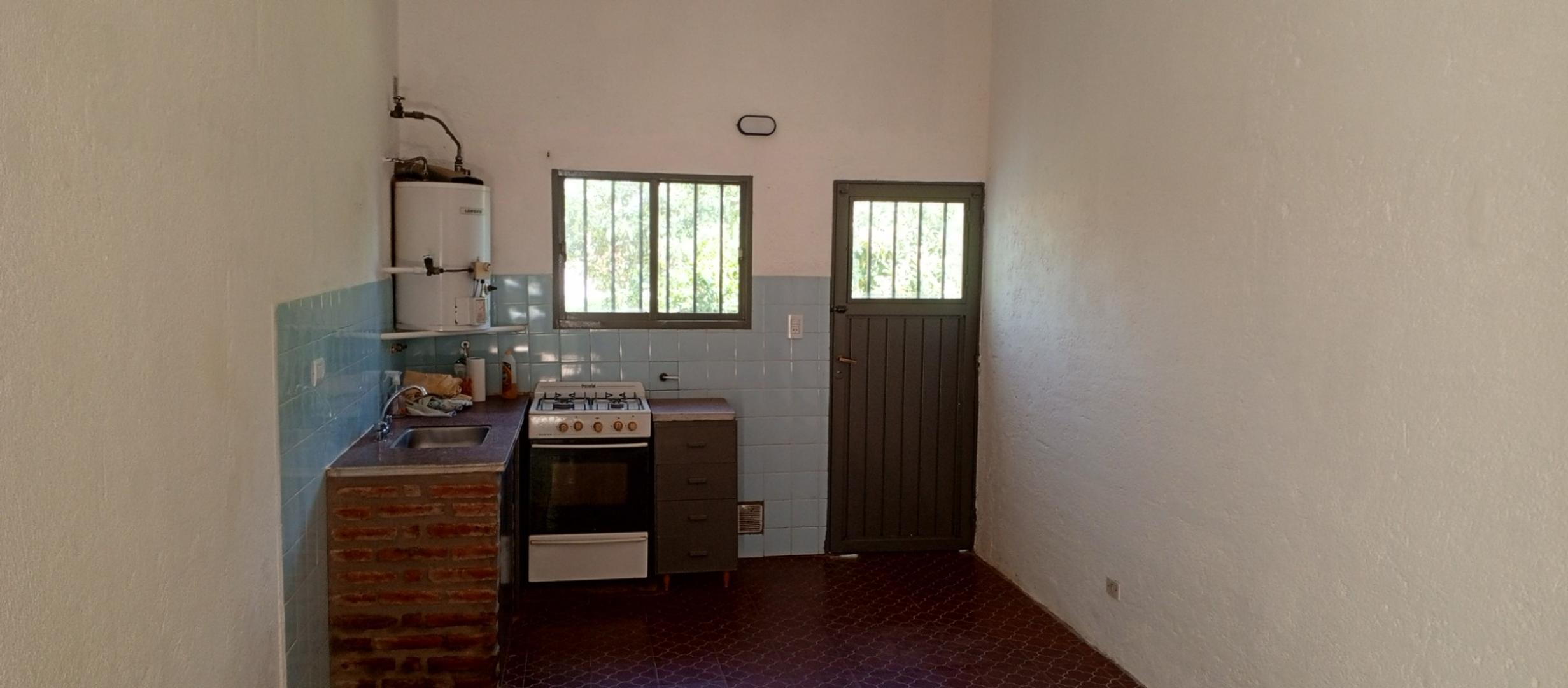 Casa 3 ambientes con 1 baño