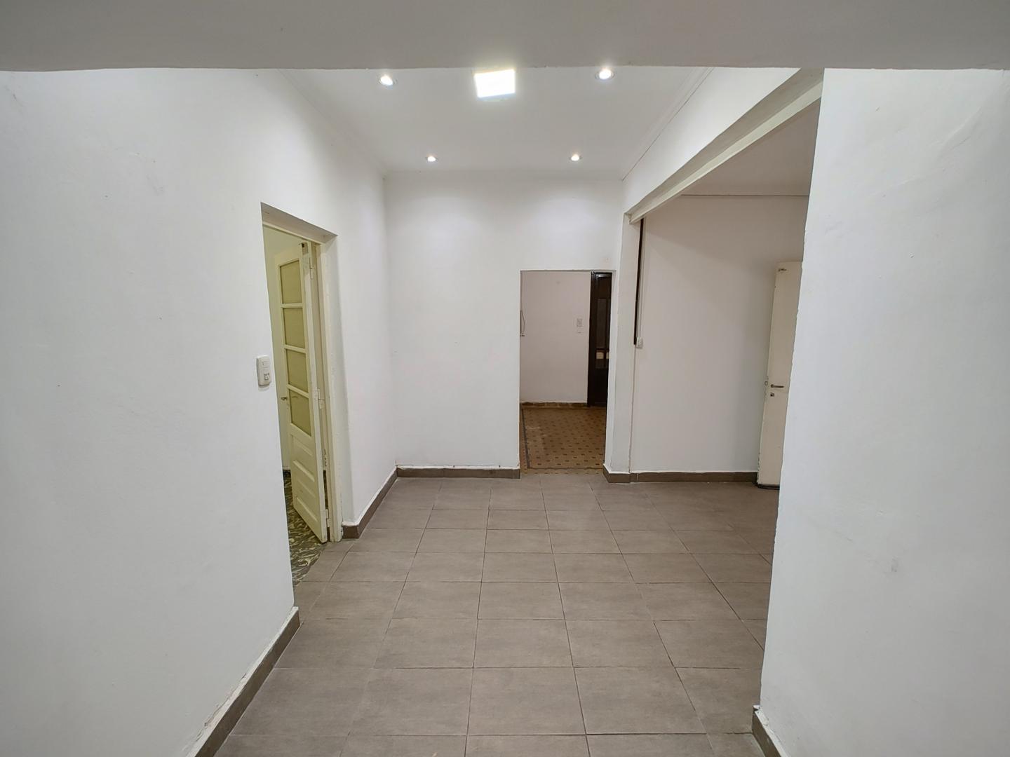 Casa en Alquiler en Remedios De Escalada De San Martin, $ 380.000