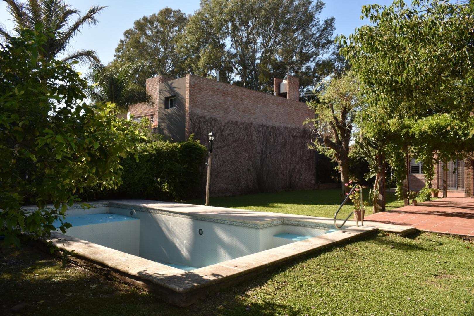 Casa 3 ambientes con 2 baños