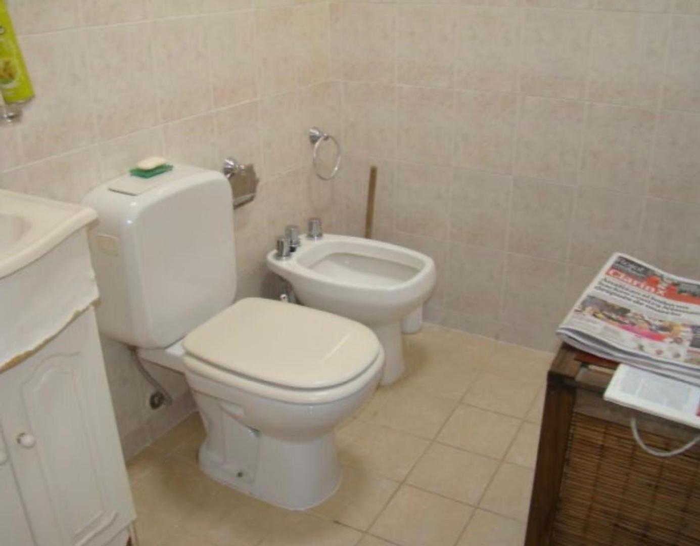 Casa 4 ambientes con 1 baño