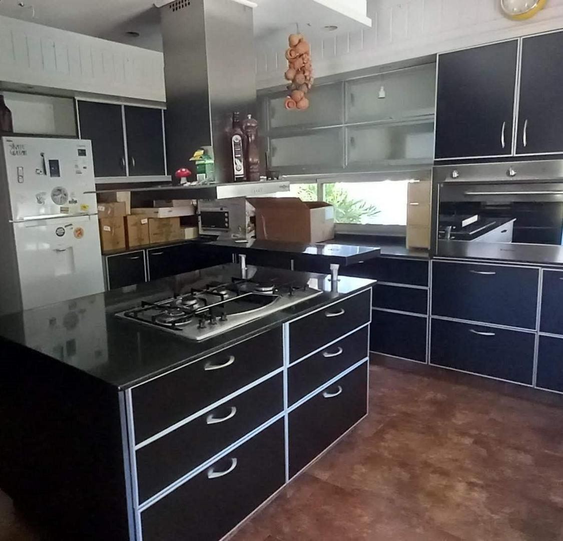 Casa en Venta en Barrio Parque Leloir, USD 900.000