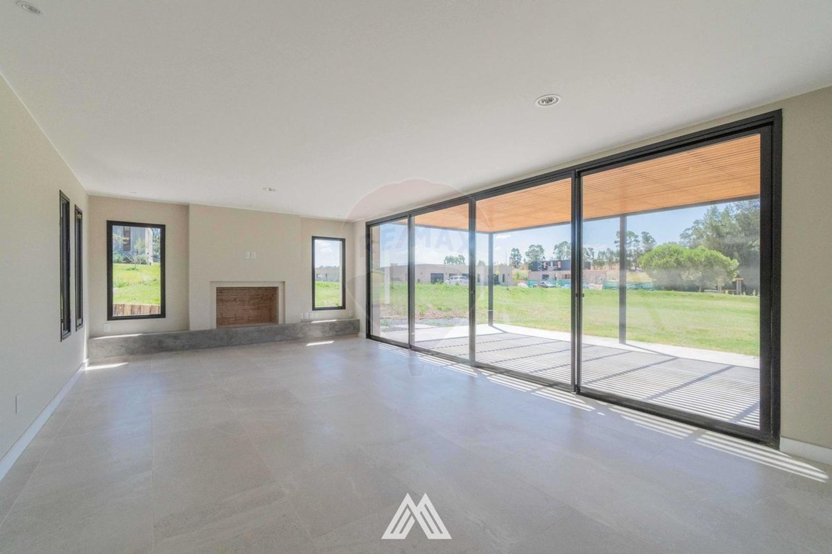 Vende Casa Altos de la Tahona 3 dor+serv piscina