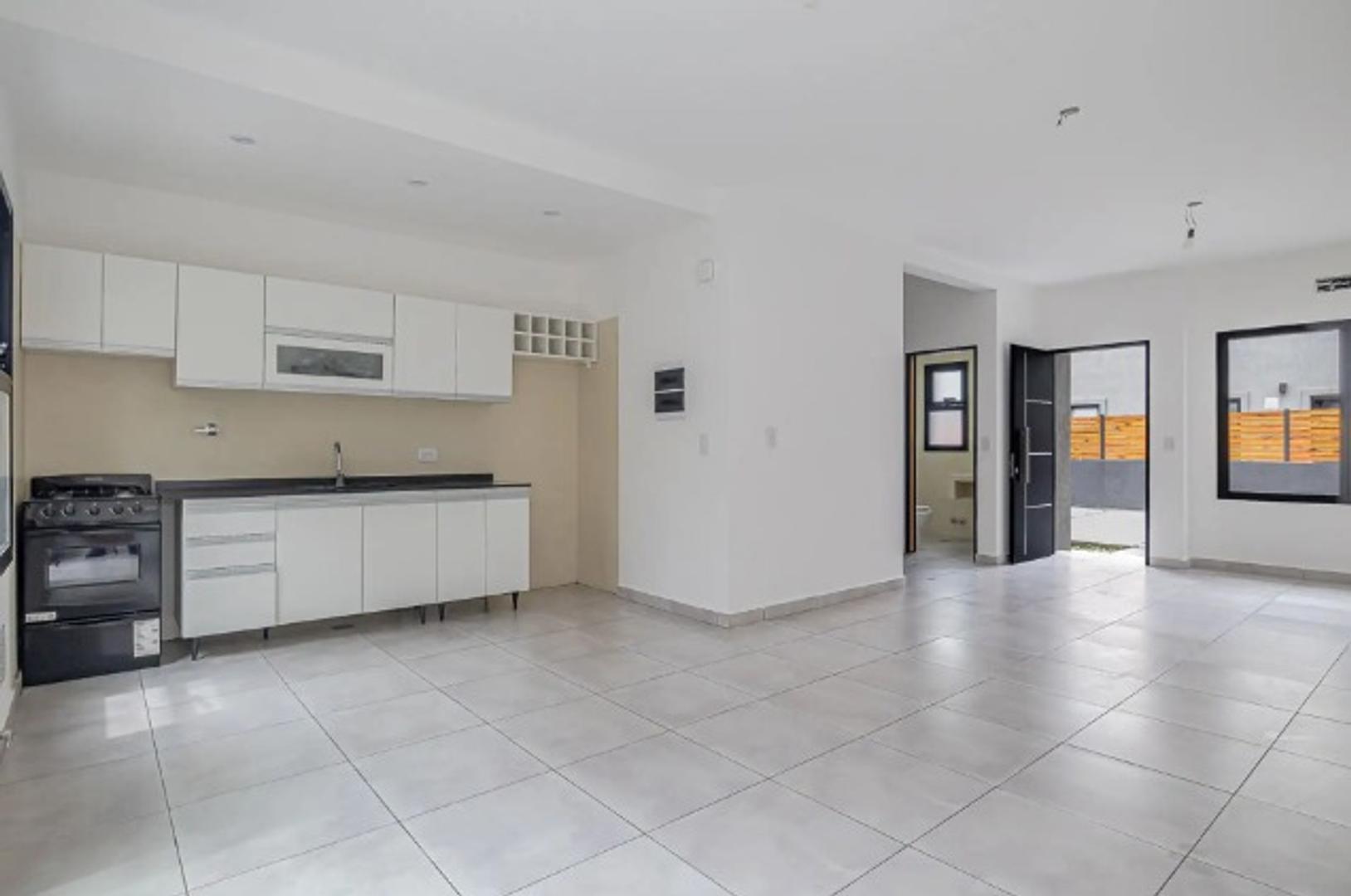 Depto Tipo Casa en Venta en Villa Gobernador Udaondo, USD 110.000