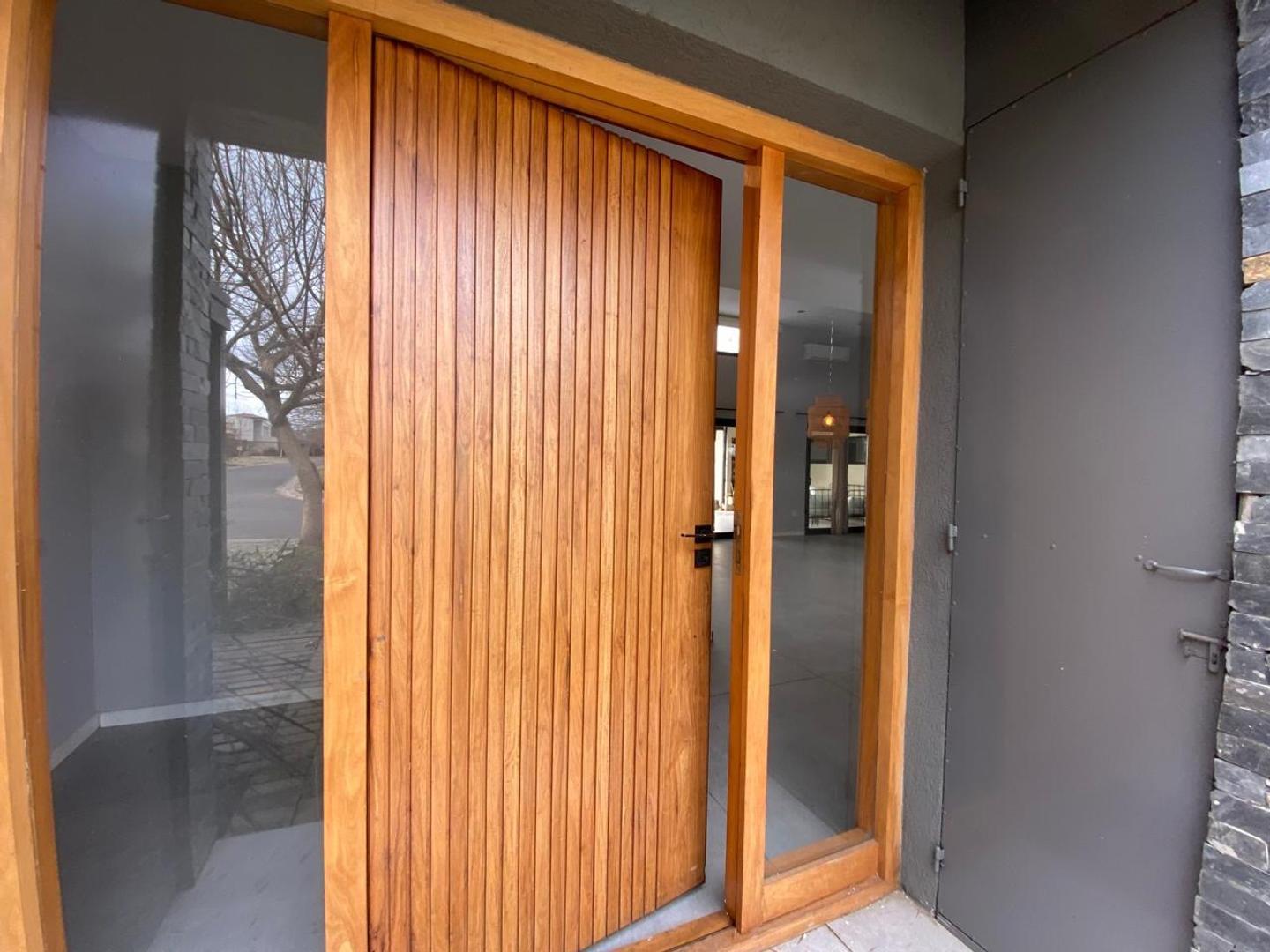 Casa en Alquiler Temporal de 4 dormitorios