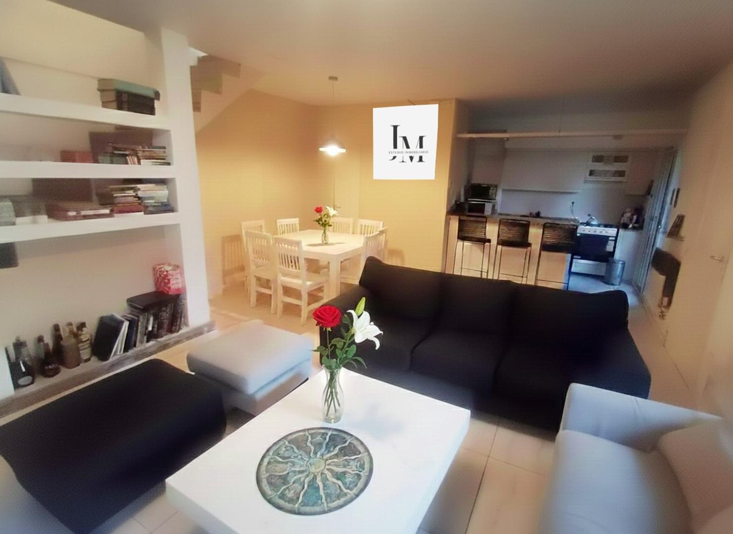 Casa 4 ambientes con 2 baños