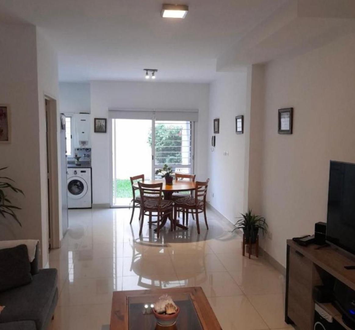 Casa en Venta 4 ambientes OLIVOS