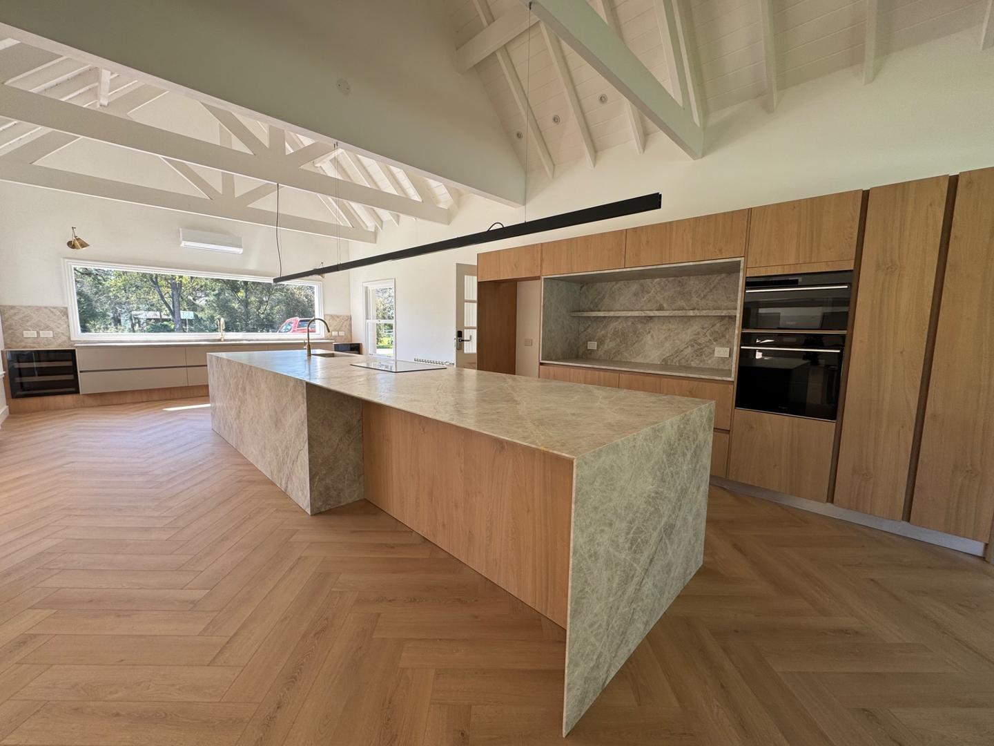 CASA EN VENTA EN SAN DIEGO - REFACCIONADA - 5 AMBIENTES