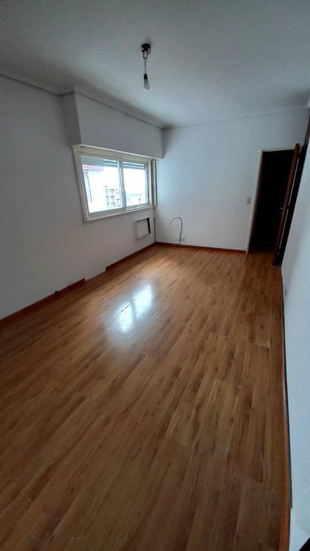 Rivadavia 313 , Piso 9