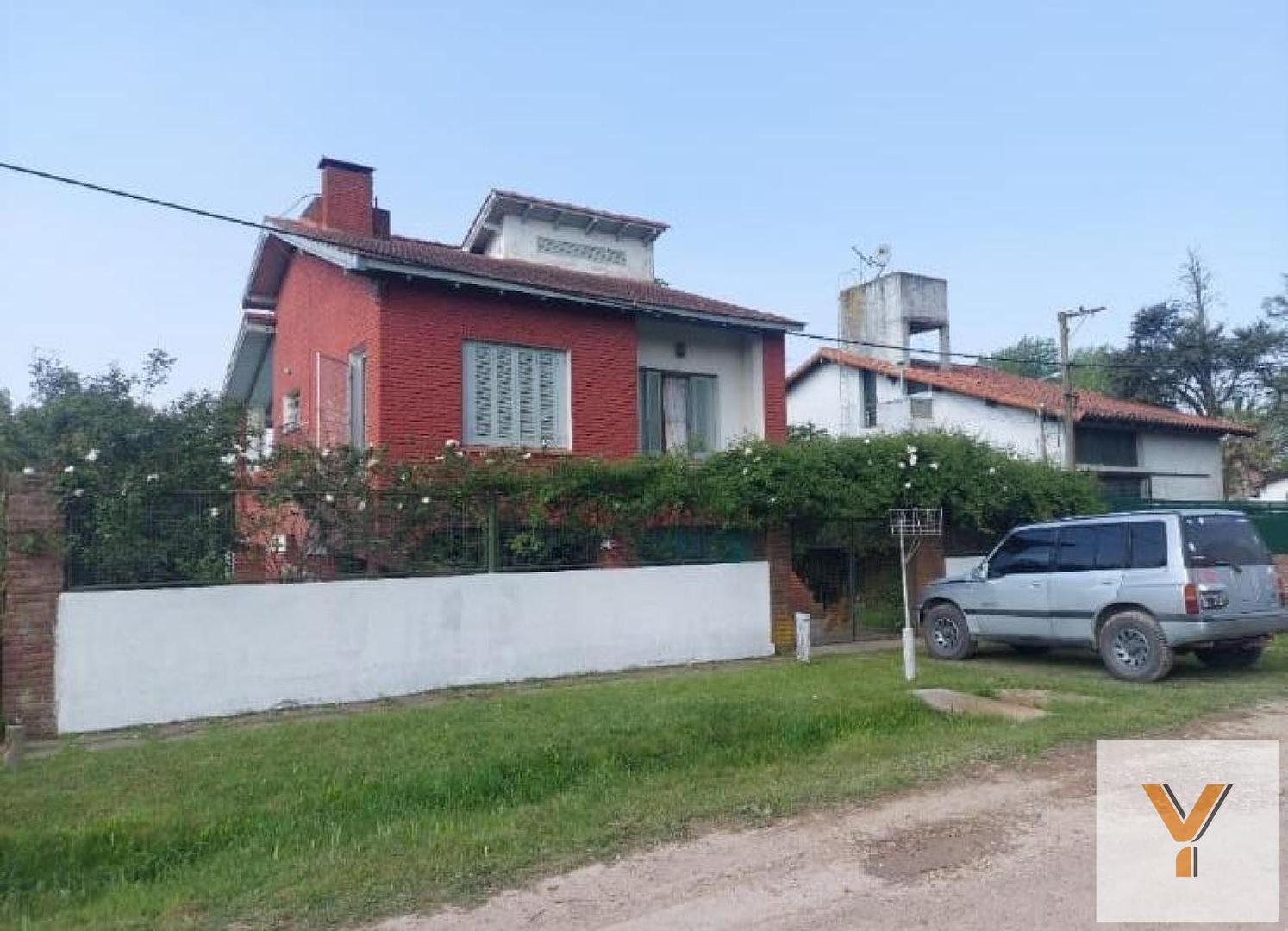 Casa 4 ambientes con 2 baños