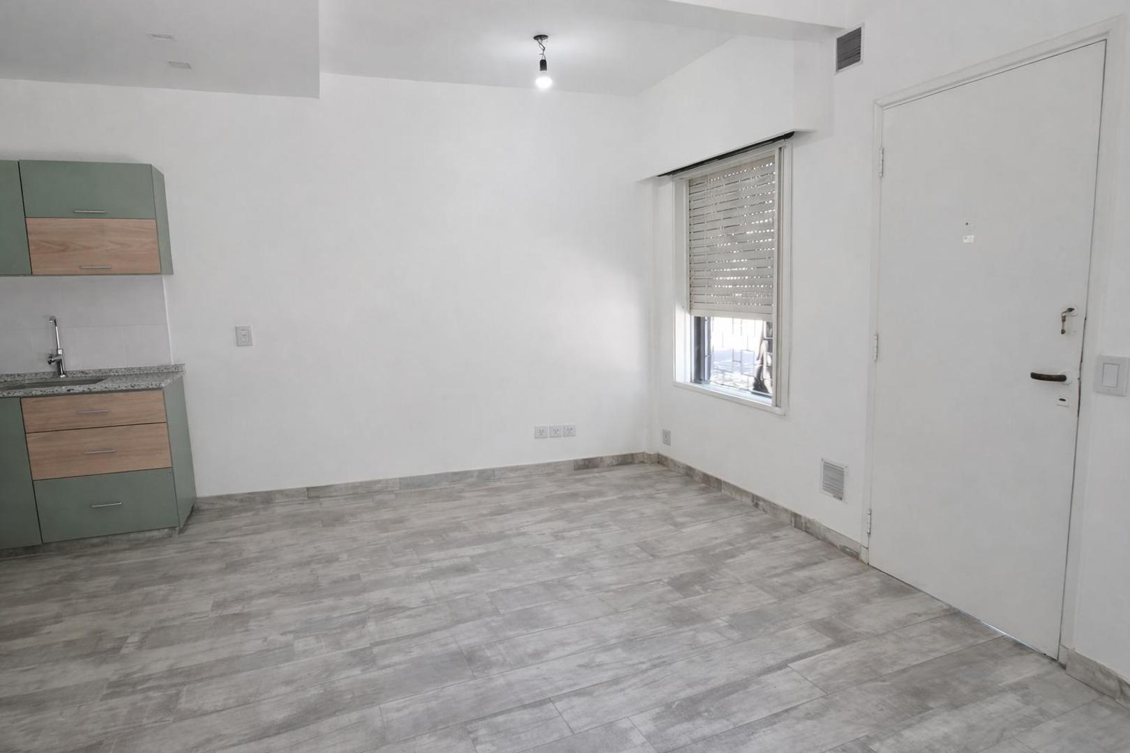 Depto Tipo Casa en Venta en Ramos Mejia, USD 93.000