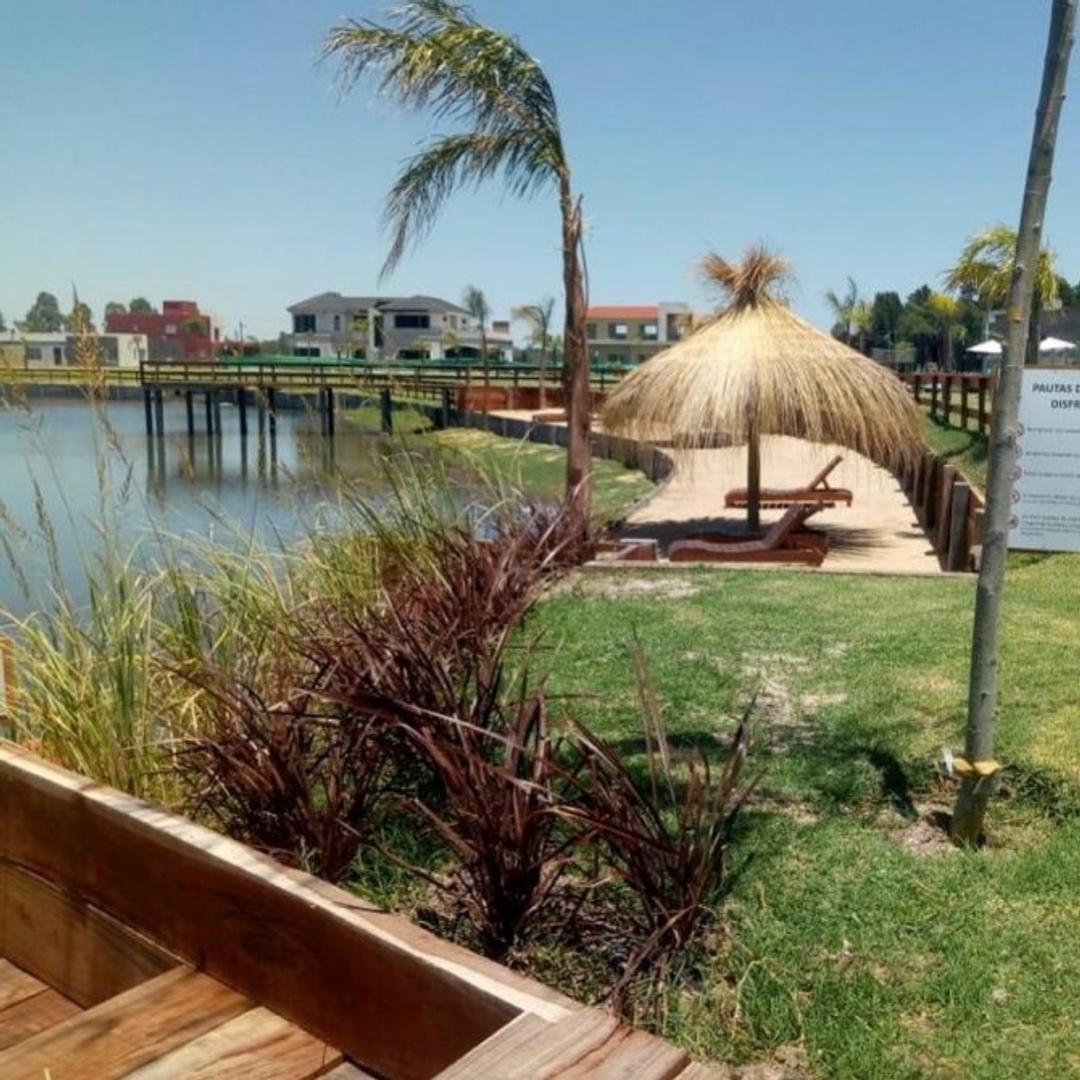 Sargento Cabral 6100 -lagos De Canning