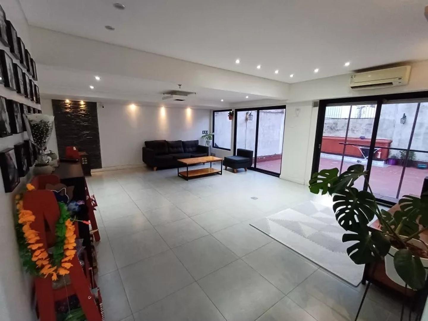 Ángel Gallardo 800, 270 Metros C/ Patio