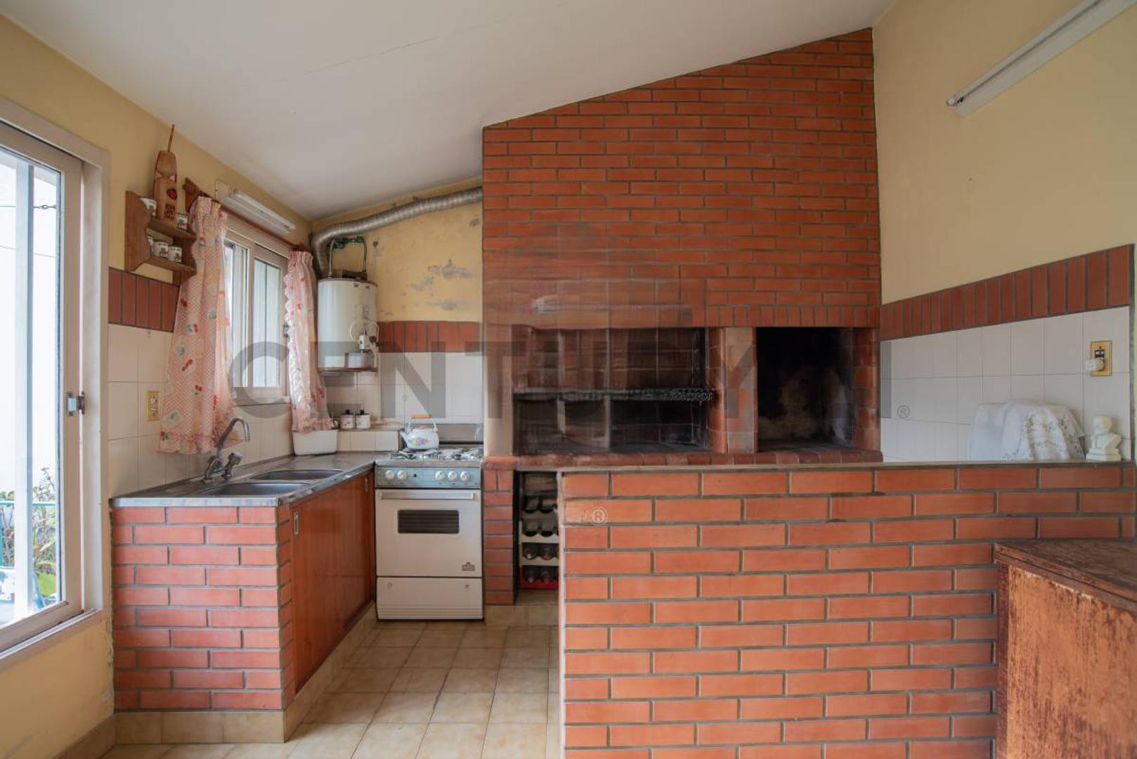 Casa 4 ambientes con 1 baño