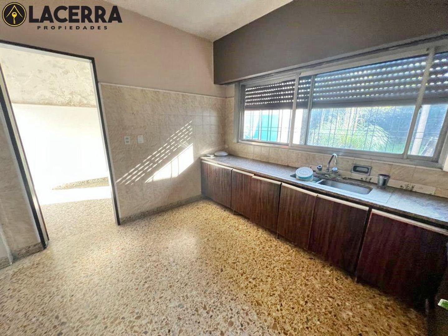 Casa 5 ambientes en Villa Ballester APTO CREDITO