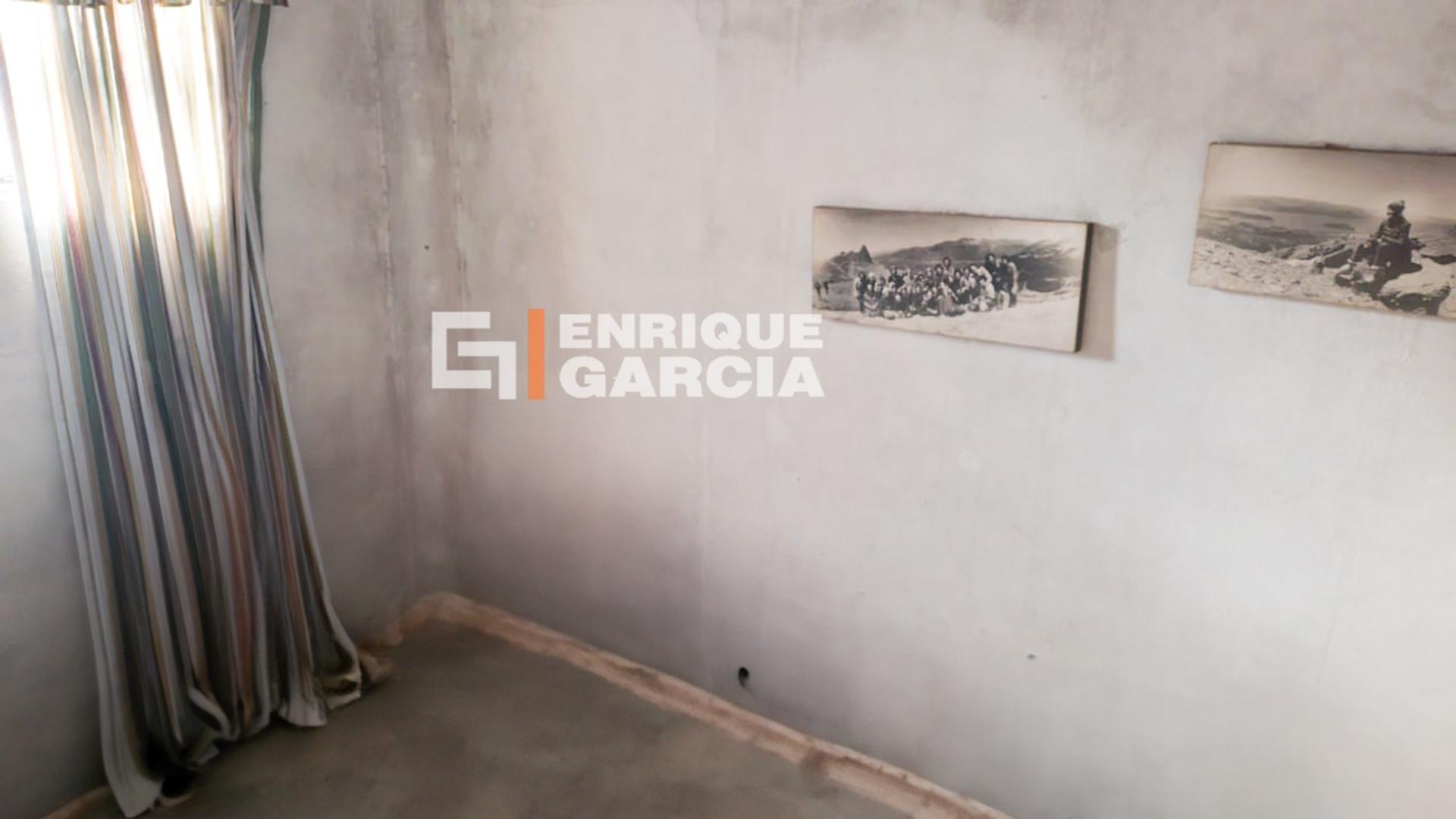 VENTA CASA 3 AMBIENTES CON COCHERA, JARDÍN Y TERRAZA