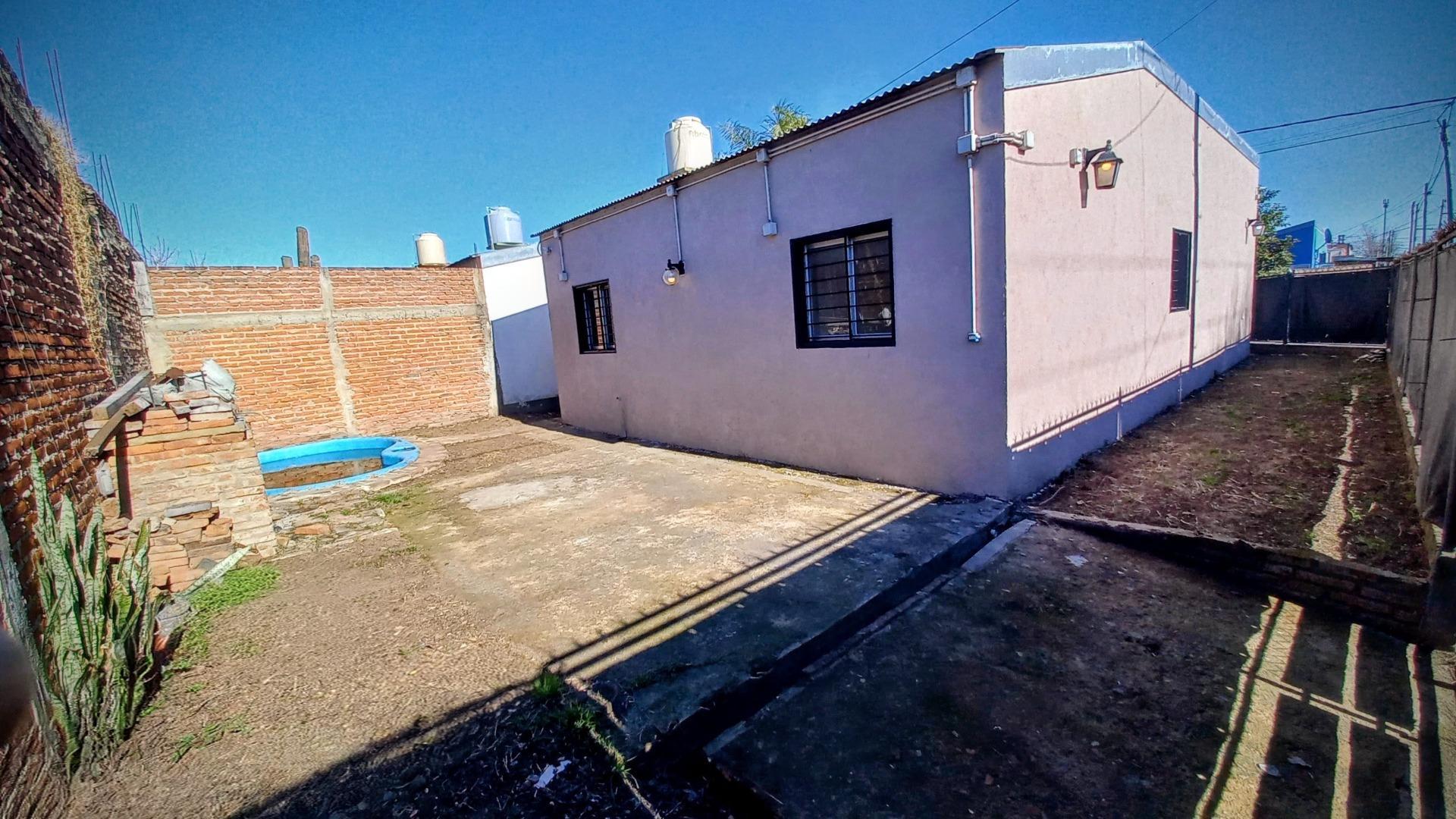 Casa 4 ambientes, patio y pileta. Malvinas Argentinas
