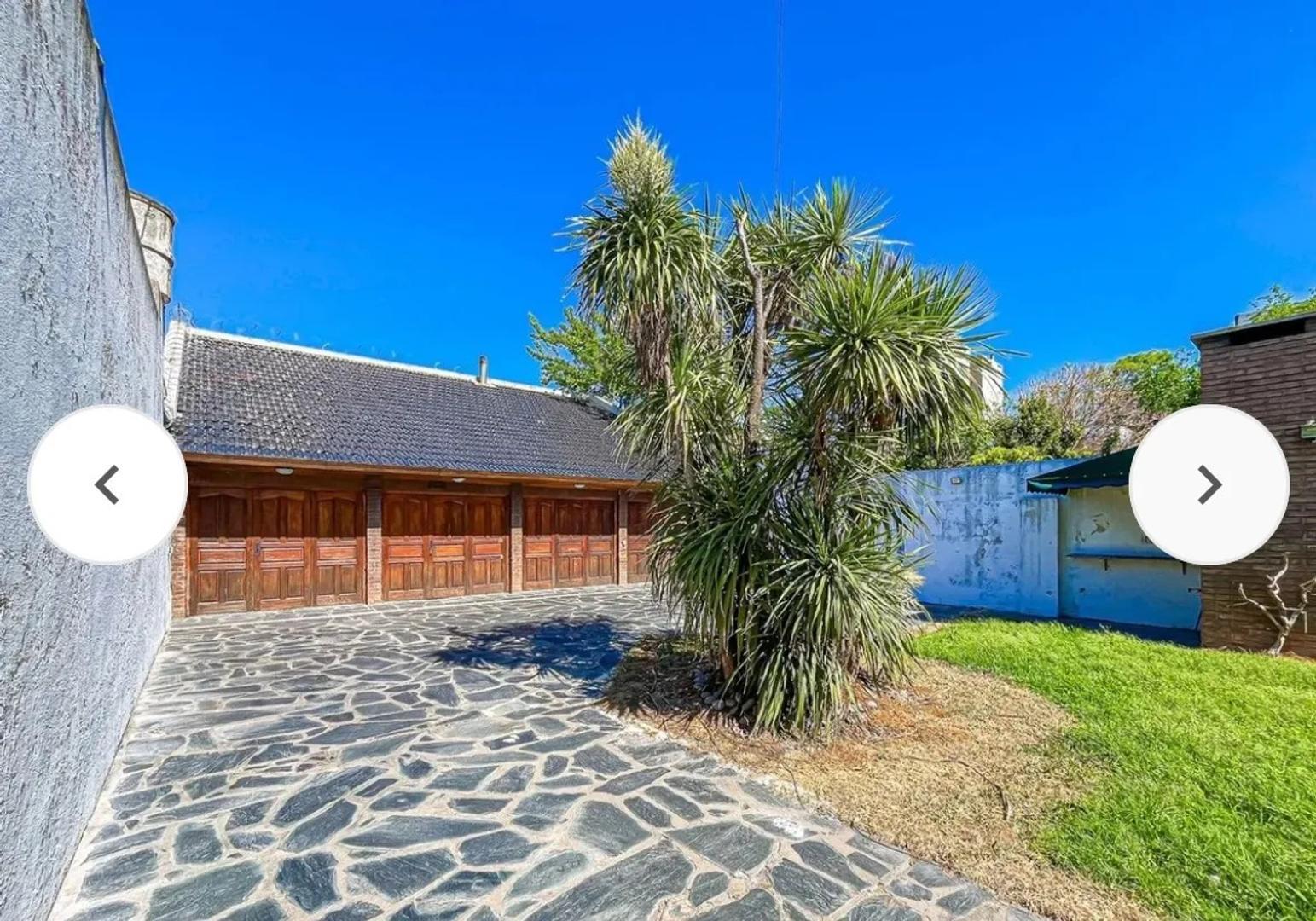 Casa en Venta con 5 cocheras