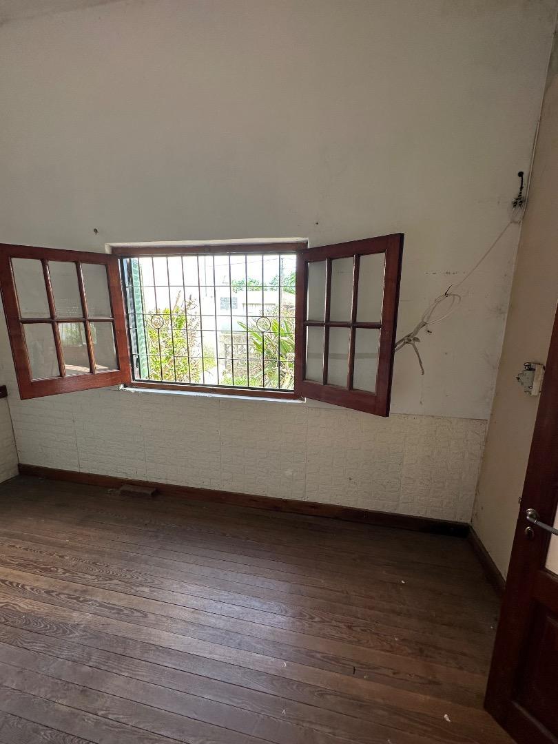 CASA EN JÁUREGUI AMPLIA Y LUMINOSA APTA CREDITO