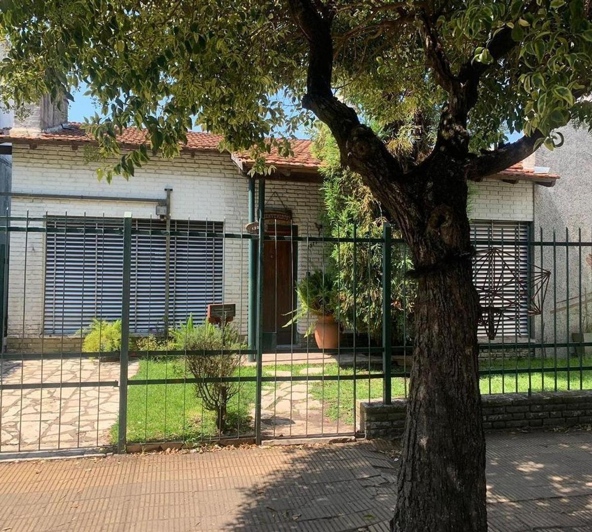 Chalet 3 ambientes en Castelar Norte centro