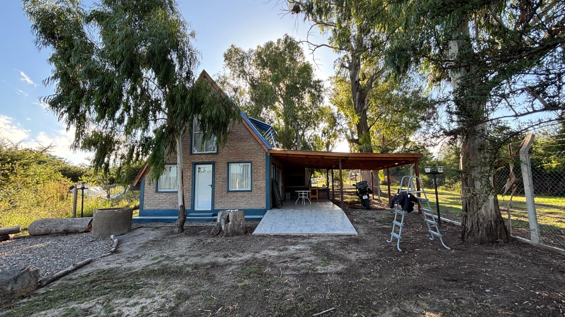 CASA A LA VENTA EN LOS REARTES