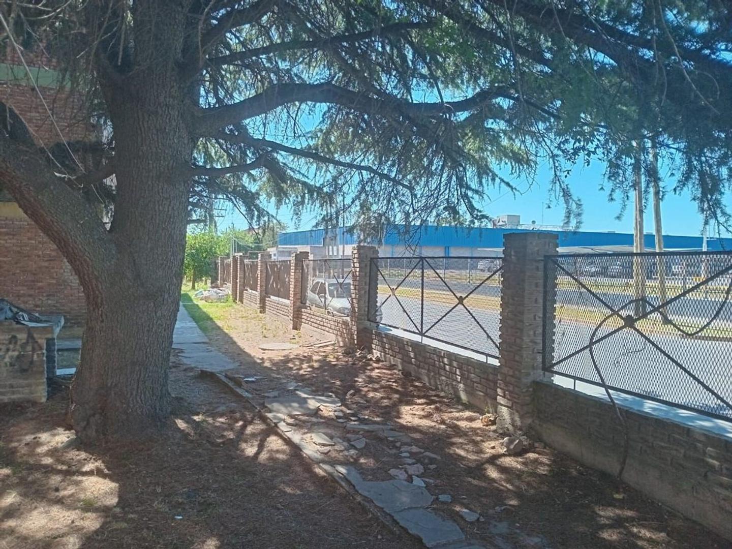 Avenida Hipólito Yrigoyen 20100