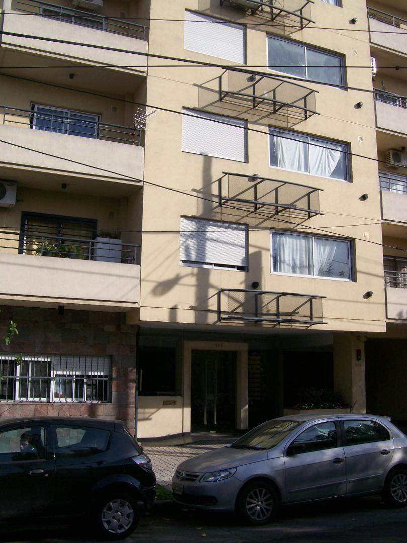 DOS AMBIENTES C/FTE EN 2 CUERPO