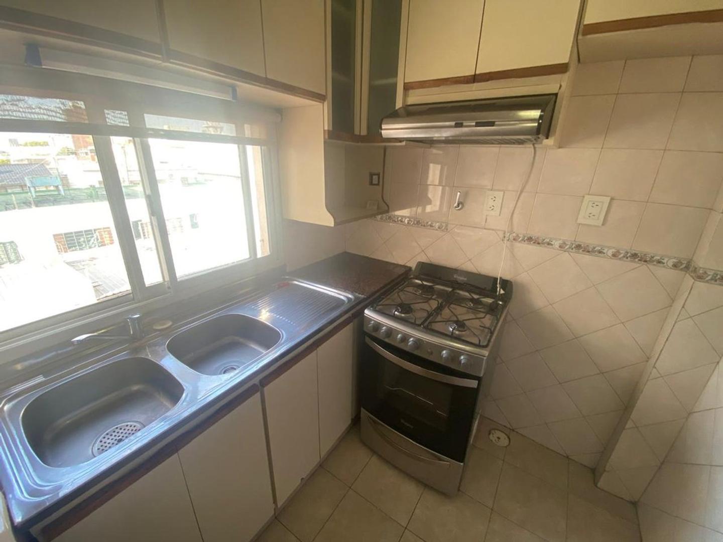 Departamento en Alquiler en Banfield, $ 650.000