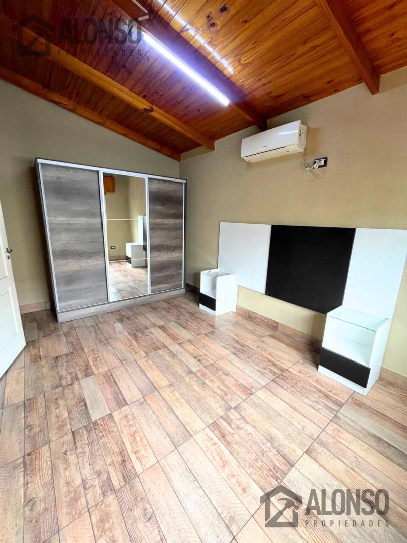 Depto Tipo Casa en Alquiler en Lanus Oeste, $ 800.000