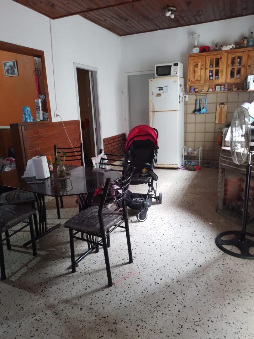 Casa 3 ambientes con 1 baño