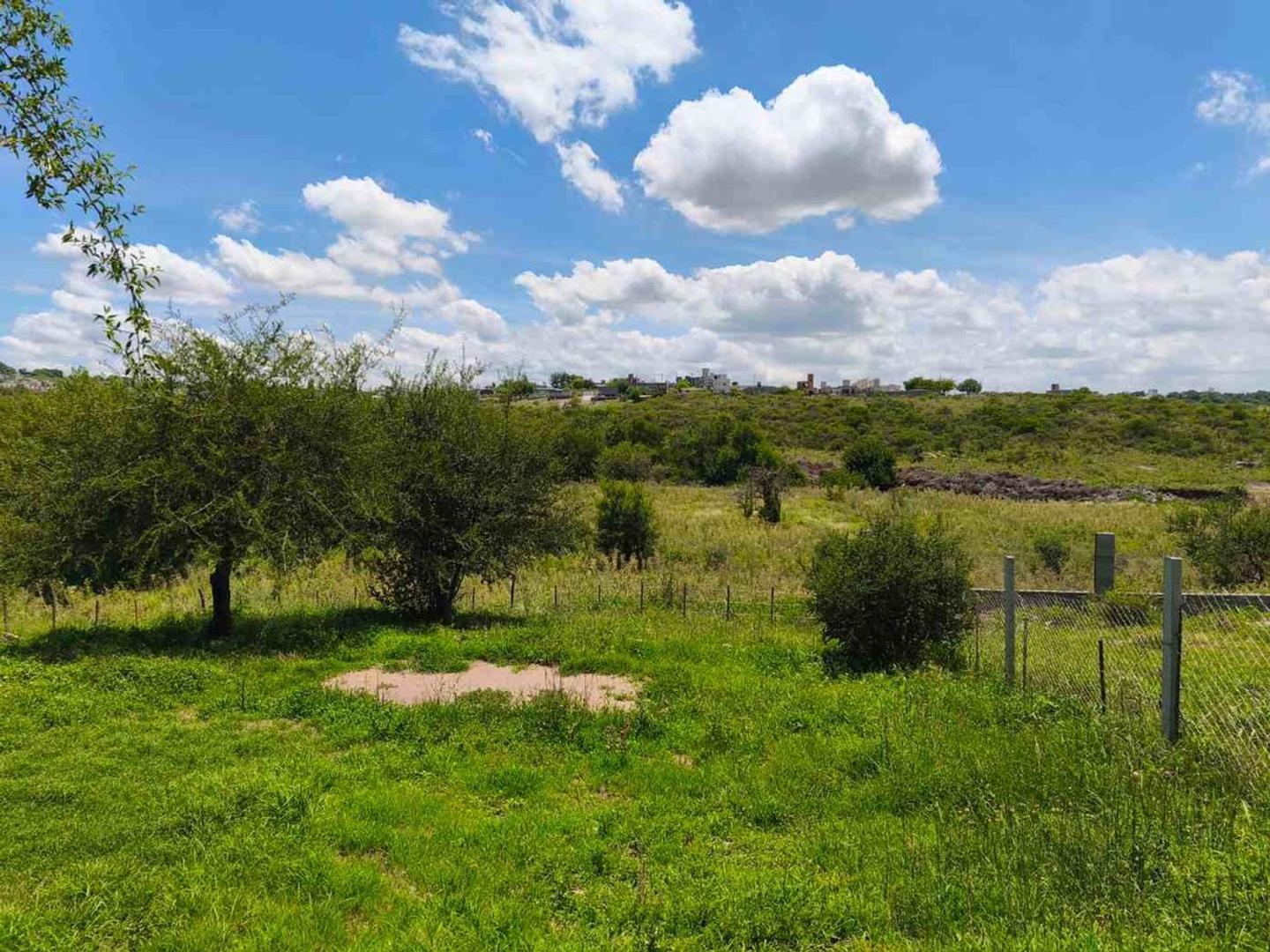 VENTA LOTE 678M2 - ESTANCIA VIEJA - ESCRITURA