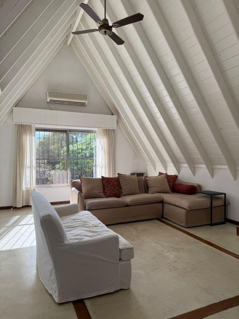 Casa 4 ambientes con 4 baños