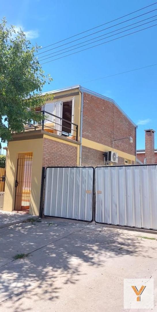 Casa en venta - 2 Dormitorios 2 Baños - Cochera - 330Mts2 - Chivilcoy