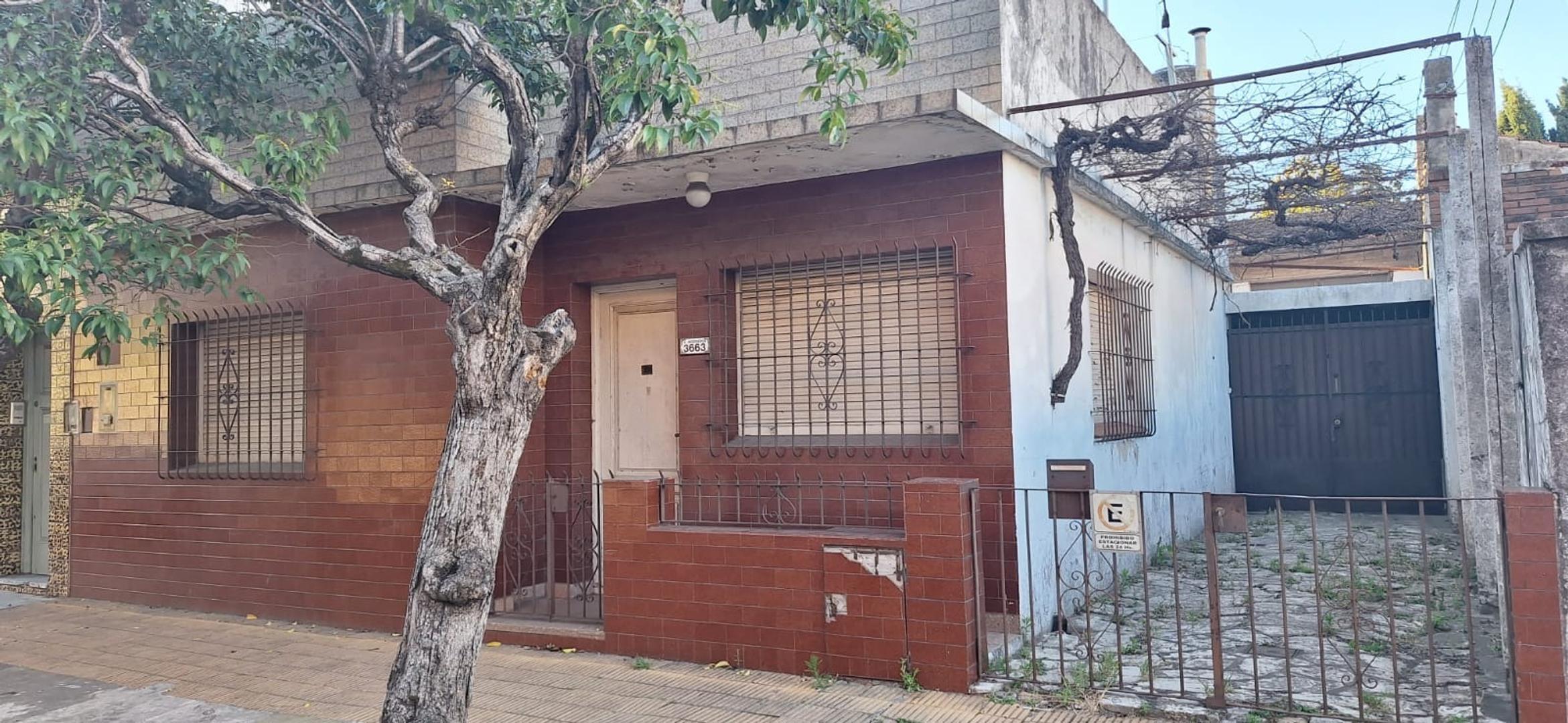 casa con galpon en Olivos, zona industrial 1