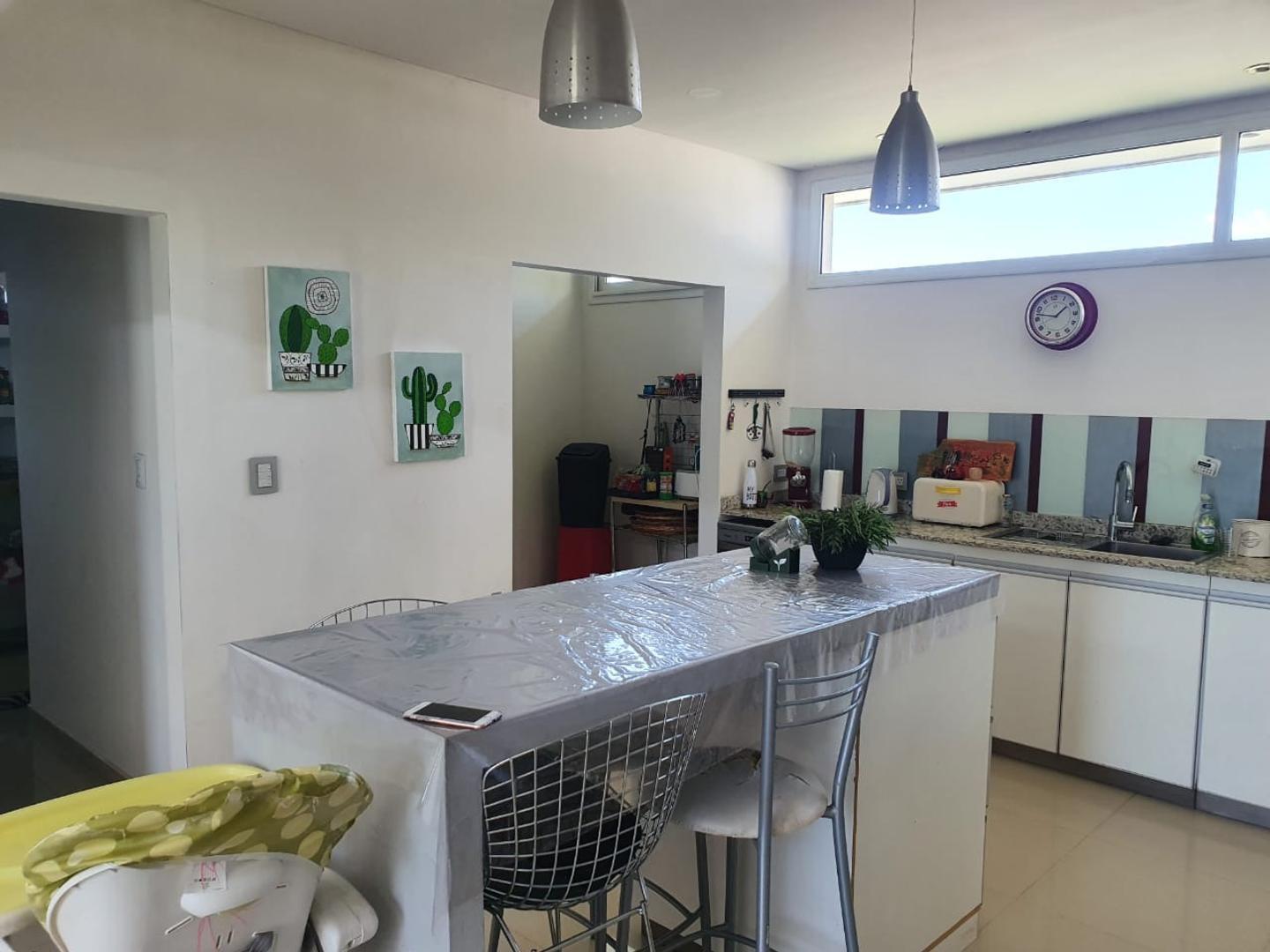 Casa en Venta en Cipolletti, USD 460.000