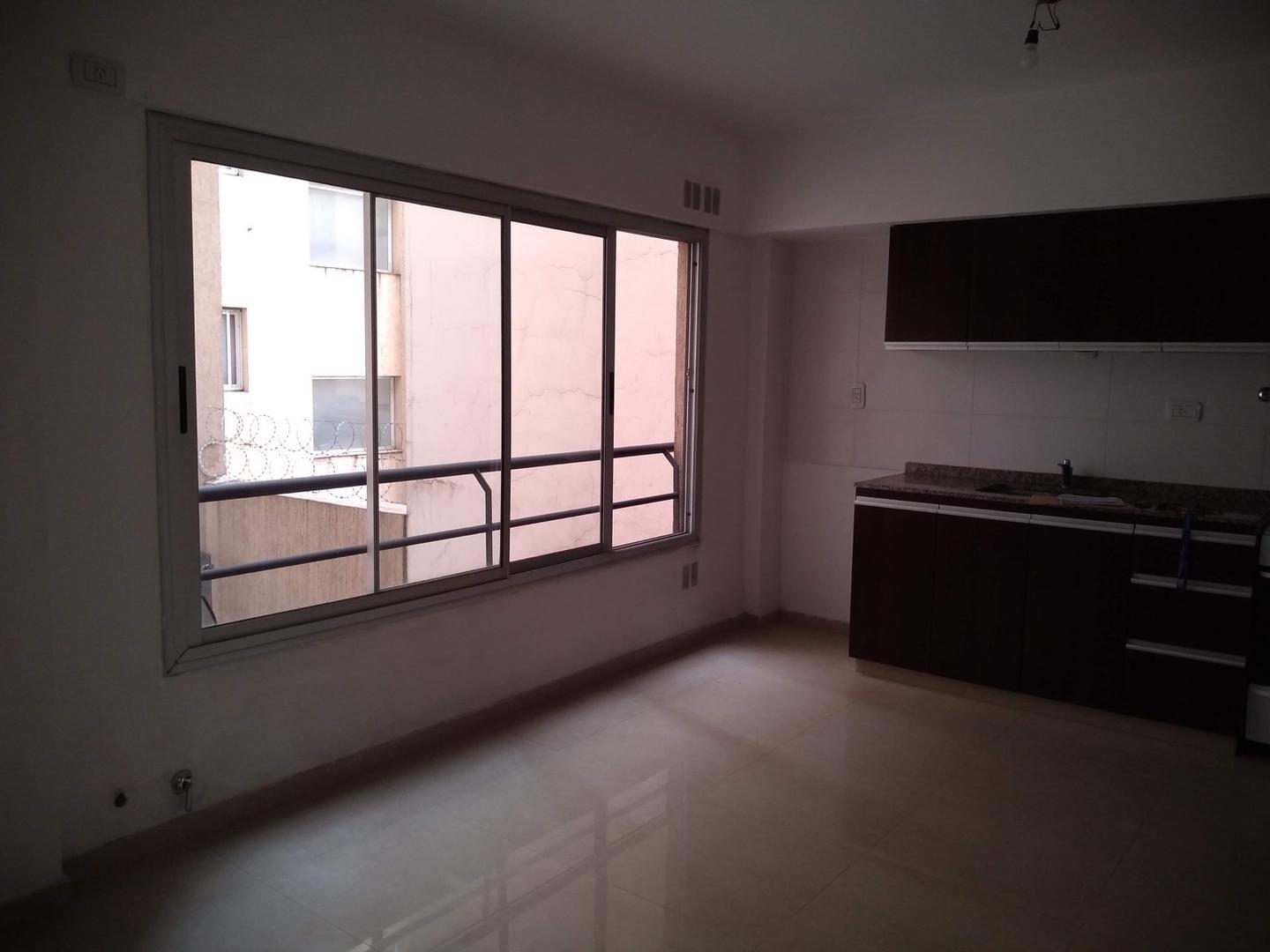 Belgrano 900, Piso 1°