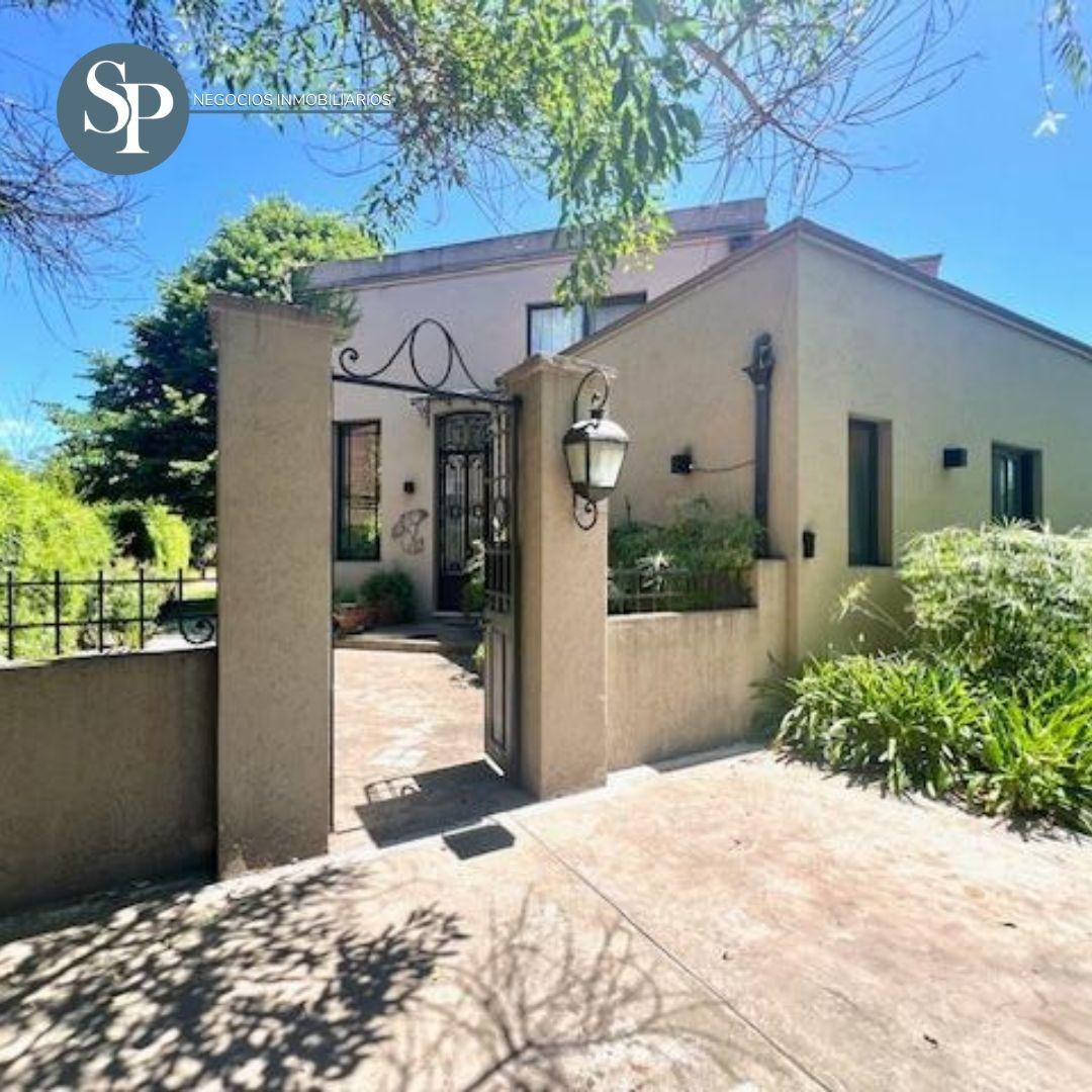 Casa 4 ambientes con 3 baños