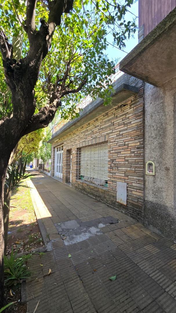 casa - LOTE 10x 26- VENTA , 4 amb- VILLA LUZURIAGA.-