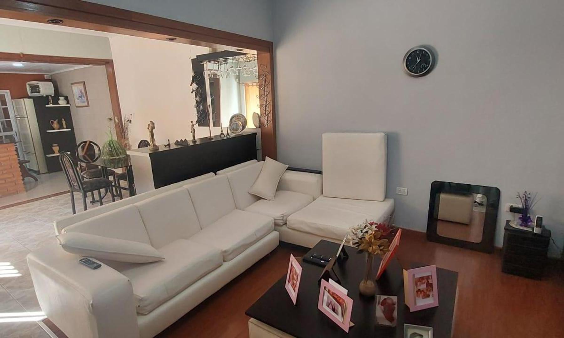 CASA AMPLIO QUINCHO, PILETA C/JARDÍN